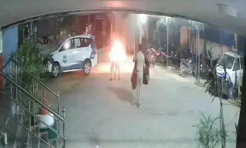 नशे में गाड़ी चलाने की जांच में पकड़े गए व्यक्ति ने Nalgonda पुलिस स्टेशन में आत्मदाह का प्रयास किया