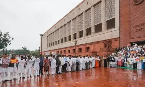 जिला अधिकारियों को मिले निर्देश, वार्ड स्तर पर सर्वे शुरू