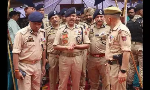 Jammu : डीजीपी की मौजूदगी में पारदर्शी तरीके से हुई धनराशि की वापसी Jammu : डीजीपी की मौजूदगी में पारदर्शी तरीके से हुई धनराशि की वापसी