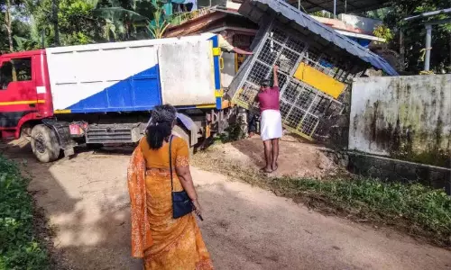 रिहायशी इलाके में MCF ; पार्षद की कार्रवाई का विरोध