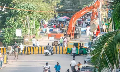जिला न्यायालय पुल ध्वस्तीकरण; ट्रायल रन सफल, शहर में यातायात नियंत्रण जिला न्यायालय पुल ध्वस्तीकरण; ट्रायल रन सफल, शहर में यातायात नियंत्रण