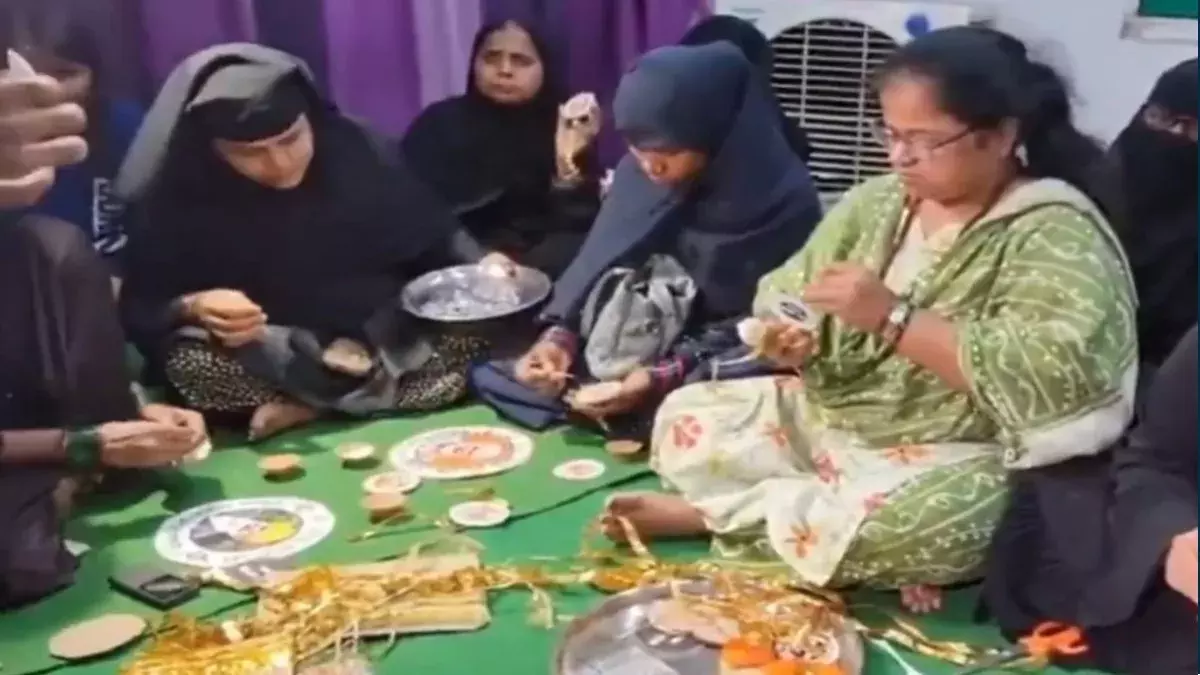रक्षा बंधन पर Muslim बहनों का भावुक संदेश, PM को भेजी राखी और जताया आभार रक्षा बंधन पर Muslim बहनों का भावुक संदेश, PM को भेजी राखी और जताया आभार