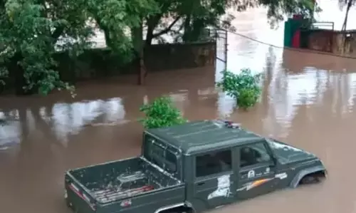 5 घंटे की मूसलाधार बारिश से बाढ़ जैसे हालात, पुलिया टूटी, स्कूलों की छुट्टियां बढ़ीं 5 घंटे की मूसलाधार बारिश से बाढ़ जैसे हालात, पुलिया टूटी, स्कूलों की छुट्टियां बढ़ीं