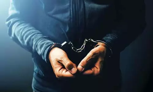ACB ने नागरिक आपूर्ति अधिकारी को गिरफ्तार किया, बैग से मिले 10 लाख रुपये