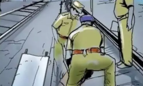 Amethi: दुर्घटना में गई युवक की जान, ट्रेन से गिरा Amethi: दुर्घटना में गई युवक की जान, ट्रेन से गिरा