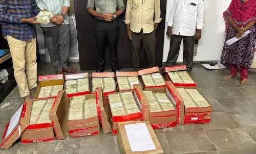 SIT ने हैदराबाद के फार्महाउस पर छापा मारा, 11 करोड़ रुपये नकद जब्त