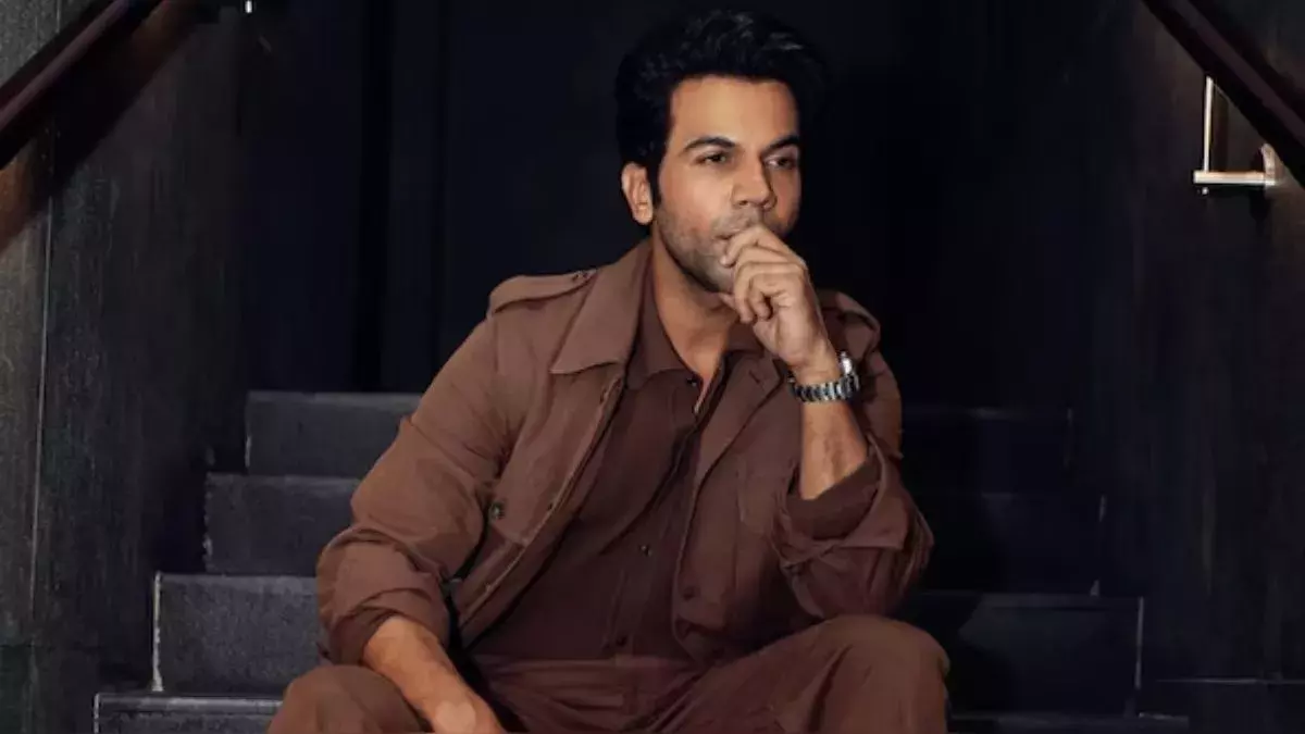 Rajkumar Rao के खिलाफ धार्मिक भावनाओं के उल्लंघन का मामला, कोर्ट में किया आत्मसमर्पण Rajkumar Rao के खिलाफ धार्मिक भावनाओं के उल्लंघन का मामला, कोर्ट में किया आत्मसमर्पण