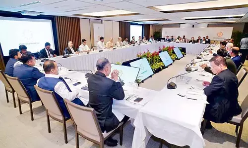 CM Chandrababu : जहाज निर्माण क्षेत्र में निवेश करें CM Chandrababu : जहाज निर्माण क्षेत्र में निवेश करें