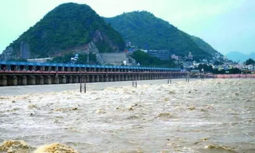 Andhra: भारी जलस्तर के बीच प्रकाशम बैराज के लिए बाढ़ की चेतावनी जारी