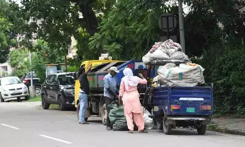 Chandigarh MC ने कचरे को अलग न करने पर 205 घरों का चालान काटा Chandigarh MC ने कचरे को अलग न करने पर 205 घरों का चालान काटा