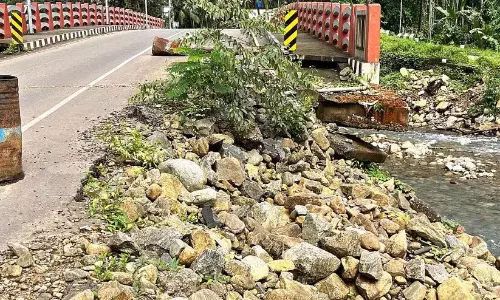 भूस्खलन के एक साल बाद भी विलंगड में पुनर्वास कार्य बिना किसी प्रगति के जारी भूस्खलन के एक साल बाद भी विलंगड में पुनर्वास कार्य बिना किसी प्रगति के जारी