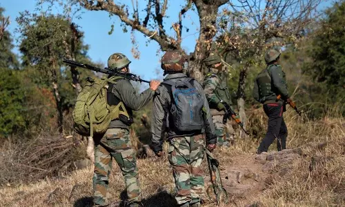 J-K के पुंछ में सेना ने घुसपैठ की कोशिश नाकाम की, दो आतंकवादी ढेर J-K के पुंछ में सेना ने घुसपैठ की कोशिश नाकाम की, दो आतंकवादी ढेर
