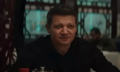 क्या जेरेमी रेनर ने MCU में अपनी वापसी की पुष्टि की?