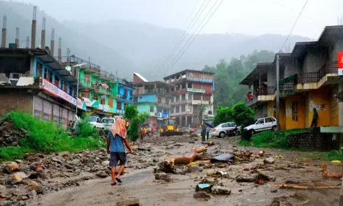 Mandi: भारी बारिश का कहर, प्रशासन युद्धस्तर पर कर रहा राहत कार्य: अपूर्व देवगन Mandi: भारी बारिश का कहर, प्रशासन युद्धस्तर पर कर रहा राहत कार्य: अपूर्व देवगन