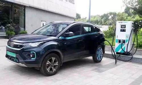 IIT मद्रास के स्टार्टअप प्लगज़मार्ट ने पहला मल्टी-CMS EV चार्जिंग प्लेटफॉर्म पेश किया