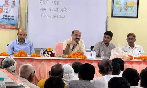 जिला कलेक्टर ने ग्राम बुरहेडा में रात्रि चौपाल का किया आयोजन जिला कलेक्टर ने ग्राम बुरहेडा में रात्रि चौपाल का किया आयोजन