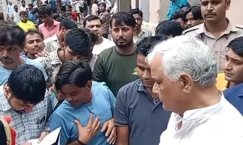 मंत्री डॉ. किरोड़ी ने किया सवाई माधोपुर में बाढ़ प्रभावित क्षेत्रों का दौरा मंत्री डॉ. किरोड़ी ने किया सवाई माधोपुर में बाढ़ प्रभावित क्षेत्रों का दौरा