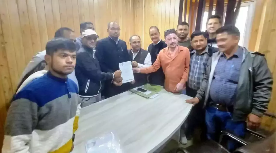 Nainital: चार महीने से वेतन लंबित, भाजपा का आक्रोश