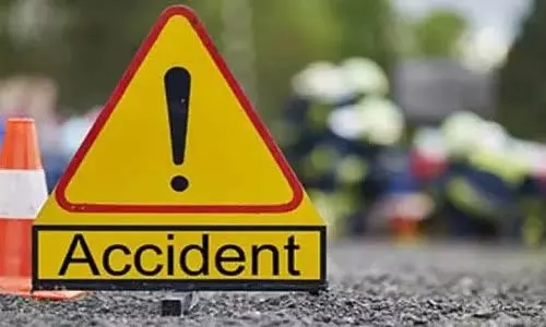 MP: मंदिर से लौटते समय हादसा, 4 श्रद्धालु घायल MP: मंदिर से लौटते समय हादसा, 4 श्रद्धालु घायल
