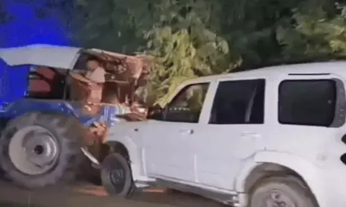 Bilaspur: तस्करों ने थार को टक्कर मार छिपाई लकड़ी, स्कॉर्पियो छोड़कर मौके से फरार Bilaspur: तस्करों ने थार को टक्कर मार छिपाई लकड़ी, स्कॉर्पियो छोड़कर मौके से फरार