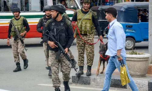 Jammu: तीन आतंकवादियों के खात्मे के बाद घाटी में अलग हुए समूह की तलाश जारी Jammu: तीन आतंकवादियों के खात्मे के बाद घाटी में अलग हुए समूह की तलाश जारी