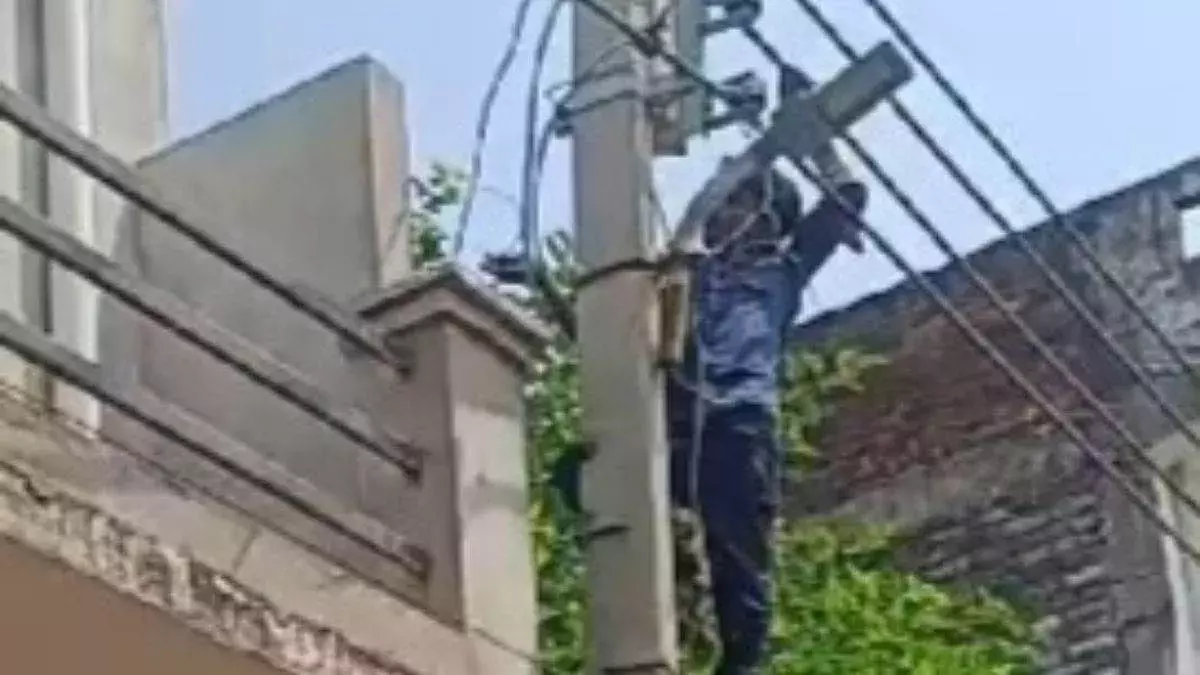 UPPCL की छापामारी से हड़कंप, गाजियाबाद में 21 बिजली चोरी के मामले पकड़े गए