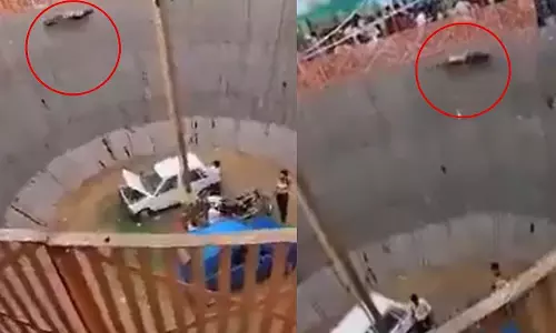 UP : ‘मौत का कुआं’ में हादसा, युवक 15 फीट नीचे गिरा