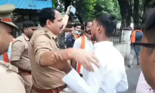 Ballia: एबीवीपी से तनातनी के बाद कोतवाल लाइन हाजिर Ballia: एबीवीपी से तनातनी के बाद कोतवाल लाइन हाजिर