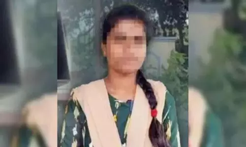 एक प्रेमी मौके का फायदा उठाकर उसे छोड़ देता है!