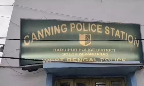 भारत-बांग्लादेश मतदाता पहचान पत्र के साथ एक व्यक्ति गिरफ्तार भारत-बांग्लादेश मतदाता पहचान पत्र के साथ एक व्यक्ति गिरफ्तार