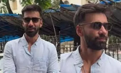 अविनाश तिवारी ने दिखाया कि सिंपल भी हो सकता है सुपर स्टाइलिश अविनाश तिवारी ने दिखाया कि सिंपल भी हो सकता है सुपर स्टाइलिश