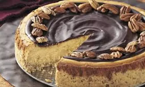 5 स्टेप्स में बनाएं बिना बेक किया  Chocolate Pecan चीज़केक