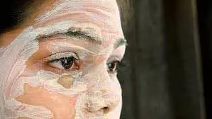 Skin care: चेहरे के दाग-धब्बे हटाने के लिए इस फेस पैक को चेहरे पर लगाएं Skin care: चेहरे के दाग-धब्बे हटाने के लिए इस फेस पैक को चेहरे पर लगाएं