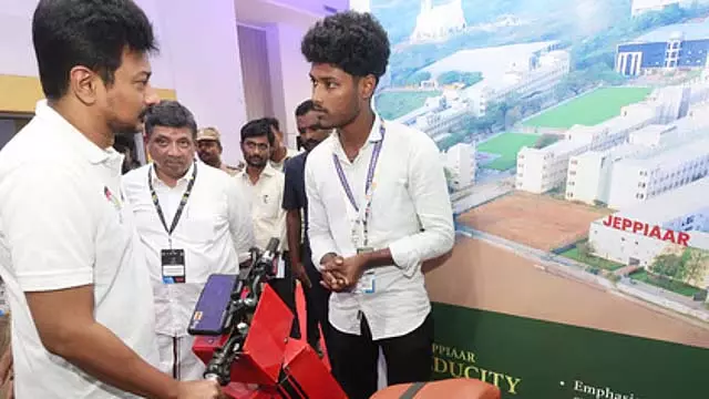 Deputy CM ने निवेशकों से तमिलनाडु में अधिक निवेश करने की अपील की Deputy CM ने निवेशकों से तमिलनाडु में अधिक निवेश करने की अपील की