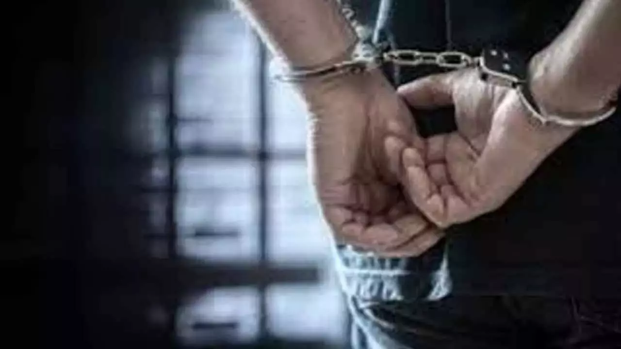 Karnataka: 384 करोड़ रुपये के क्रिप्टो धोखाधड़ी मामले में व्यक्ति गिरफ्तार Karnataka: 384 करोड़ रुपये के क्रिप्टो धोखाधड़ी मामले में व्यक्ति गिरफ्तार