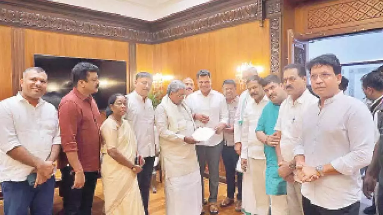 BJP प्रतिनिधिमंडल ने मुख्यमंत्री से लाल पत्थर और रेत की भारी कमी दूर करने का आग्रह किया BJP प्रतिनिधिमंडल ने मुख्यमंत्री से लाल पत्थर और रेत की भारी कमी दूर करने का आग्रह किया