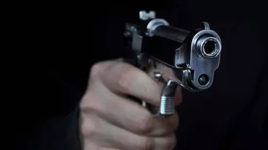 गलती से चली गोली, बेंगलुरु की महिला अस्पताल में भर्ती गलती से चली गोली, बेंगलुरु की महिला अस्पताल में भर्ती