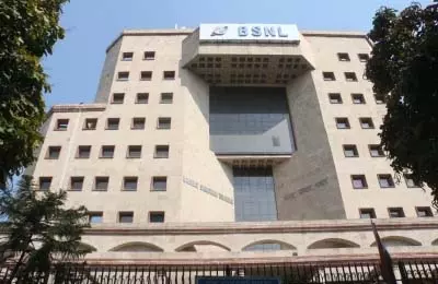 केंद्र ने संपत्ति मुद्रीकरण के जरिए बीएसएनएल के लिए 900 करोड़ रुपए और एमटीएनएल के लिए 4,573 करोड़ रुपए जुटाने का लक्ष्य रखा केंद्र ने संपत्ति मुद्रीकरण के जरिए बीएसएनएल के लिए 900 करोड़ रुपए और एमटीएनएल के लिए 4,573 करोड़ रुपए जुटाने का लक्ष्य रखा