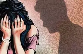 तिरुपुर के स्कूल में बच्चे का यौन उत्पीड़न, अभिभावकों ने किया विरोध प्रदर्शन तिरुपुर के स्कूल में बच्चे का यौन उत्पीड़न, अभिभावकों ने किया विरोध प्रदर्शन