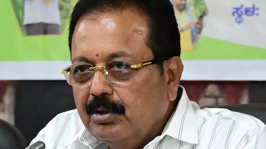 यूरिया विवाद: Karnataka के मंत्री ने केंद्र से जल्द बकाया भुगतान का आग्रह किया यूरिया विवाद: Karnataka के मंत्री ने केंद्र से जल्द बकाया भुगतान का आग्रह किया