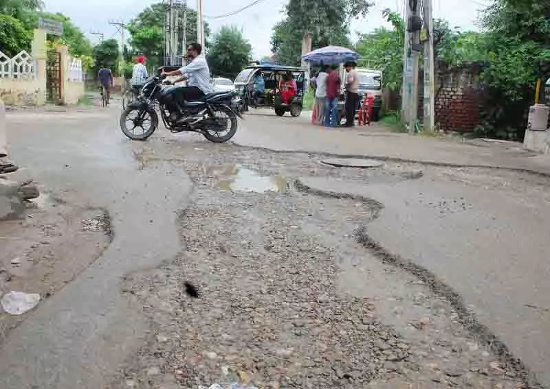 Amritsar: कोट खालसा भुला दिया गया, समस्याएं बढ़ीं Amritsar: कोट खालसा भुला दिया गया, समस्याएं बढ़ीं