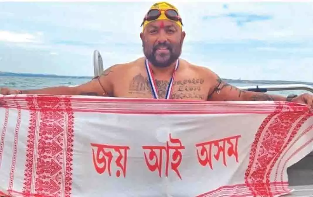 तैराक एल्विस Ali Hazarika रिले मोड में इंग्लिश चैनल पार करने वाले पहले असमिया बने तैराक एल्विस Ali Hazarika रिले मोड में इंग्लिश चैनल पार करने वाले पहले असमिया बने