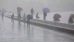 Morena: चंबल नदी उफान पर, पुराने पुल से गुजर रहा पानी Morena: चंबल नदी उफान पर, पुराने पुल से गुजर रहा पानी