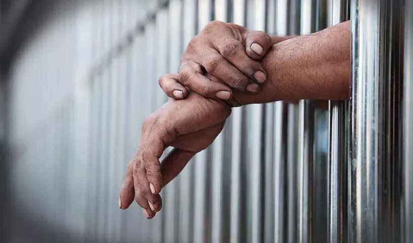 POCSO मामले में व्यक्ति को 21 साल कैद और 30,000 रुपये जुर्माने की सजा POCSO मामले में व्यक्ति को 21 साल कैद और 30,000 रुपये जुर्माने की सजा