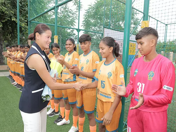 कप्तान स्वीटी देवी को लगता है कि टीम पहली बार एएफसी एशियन कप के कठिन अनुभव के लिए तैयार कप्तान स्वीटी देवी को लगता है कि टीम पहली बार एएफसी एशियन कप के कठिन अनुभव के लिए तैयार