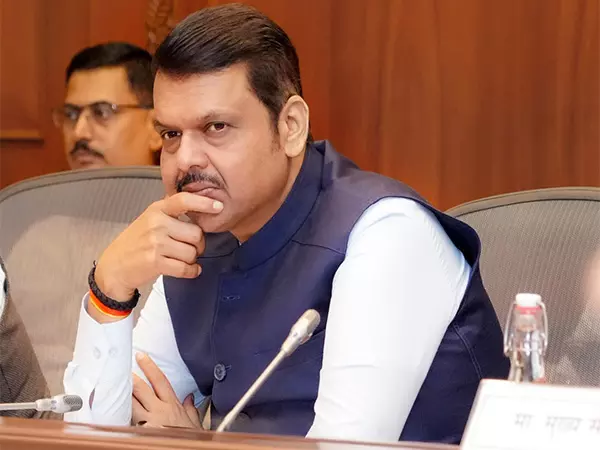 Maharashtra को मिली दो नई रेलवे परियोजनाएं, फडणवीस बोले – हर ट्रैक संतुलित प्रगति की ओर कदम Maharashtra को मिली दो नई रेलवे परियोजनाएं, फडणवीस बोले – हर ट्रैक संतुलित प्रगति की ओर कदम