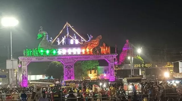 मौत का कुआं में हादसा: स्टंट के दौरान गिरा बाइक सवार, बिना सवार घूमती रही बाइक मौत का कुआं में हादसा: स्टंट के दौरान गिरा बाइक सवार, बिना सवार घूमती रही बाइक
