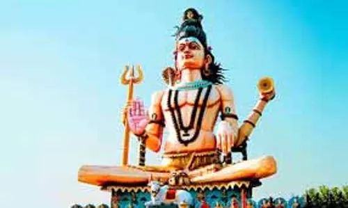 Sawan Last Somvar 2025: सावन के आखिरी सोमवार को इन शुभ योगों में करें भोलेनाथ की पूजा Sawan Last Somvar 2025: सावन के आखिरी सोमवार को इन शुभ योगों में करें भोलेनाथ की पूजा