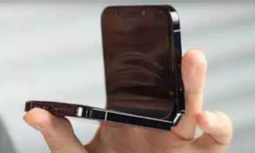Foldable iPhone: फोल्ड हो जाएगा Apple का ये धांसू फोन, जानें कब होगा लॉन्च Foldable iPhone: फोल्ड हो जाएगा Apple का ये धांसू फोन, जानें कब होगा लॉन्च