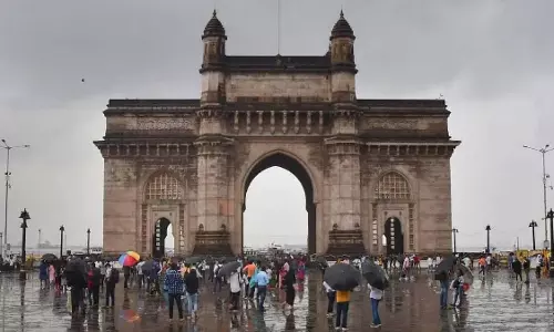 Mumbai : आज शहर में बादल छाए रहेंगे और रुक-रुक कर बारिश होने का अनुमान